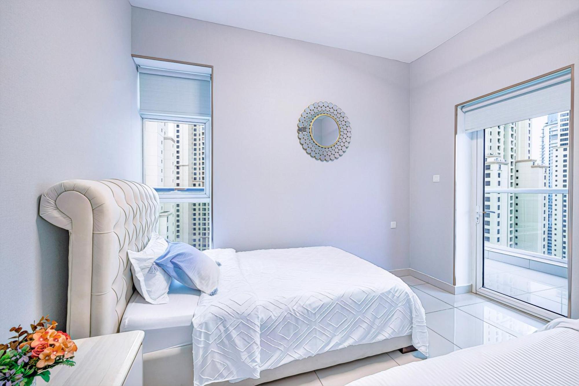 5 Star Serviced Apartment With Beach Access In The Heart Of Dubai Marina Free Welcome Gift Box Upon Arrival Exterior foto
